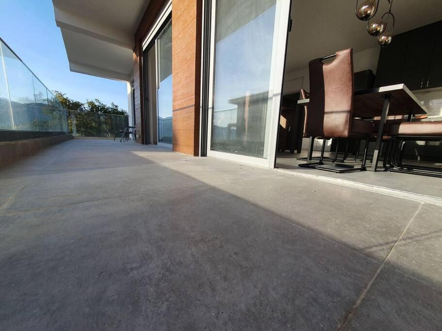 Beautiful Apartment In Tivat Exterior foto