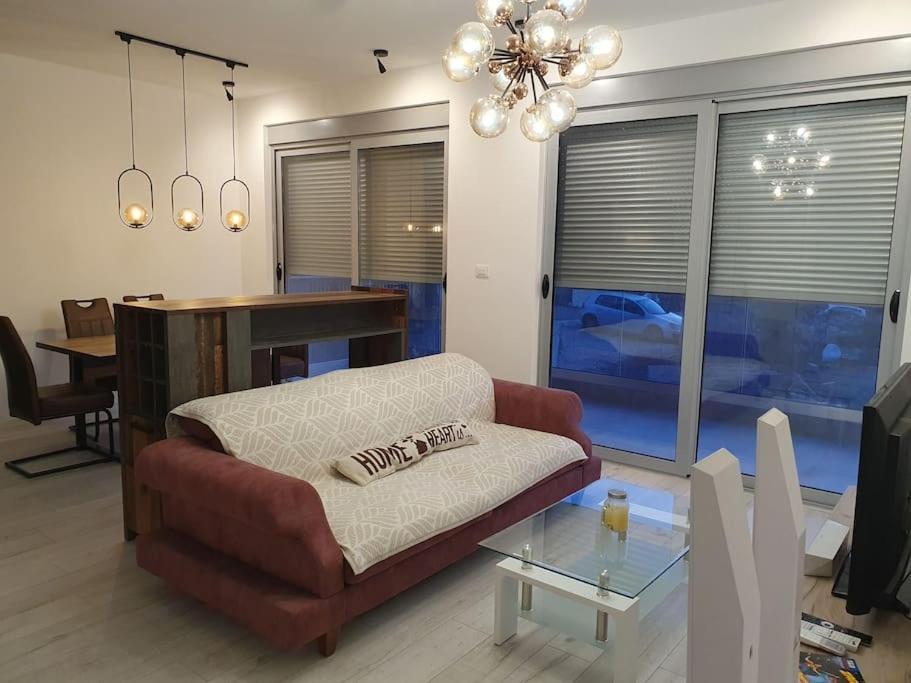 Beautiful Apartment In Tivat Exterior foto