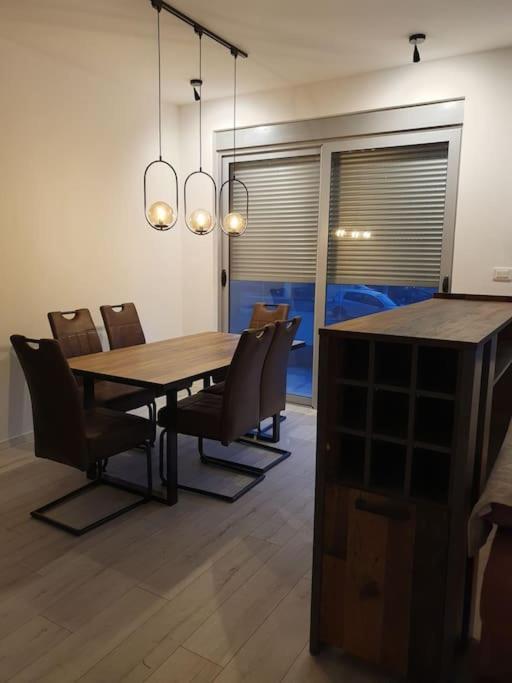 Beautiful Apartment In Tivat Exterior foto