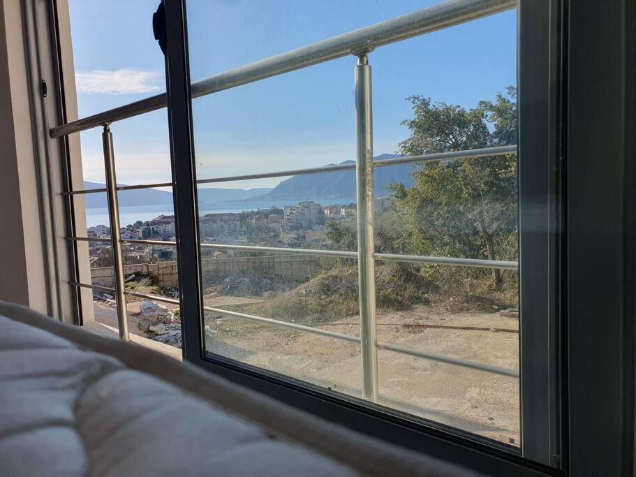Beautiful Apartment In Tivat Exterior foto