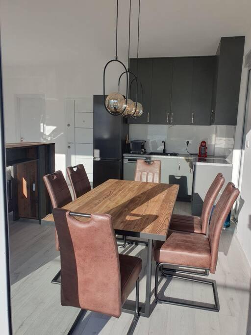 Beautiful Apartment In Tivat Exterior foto